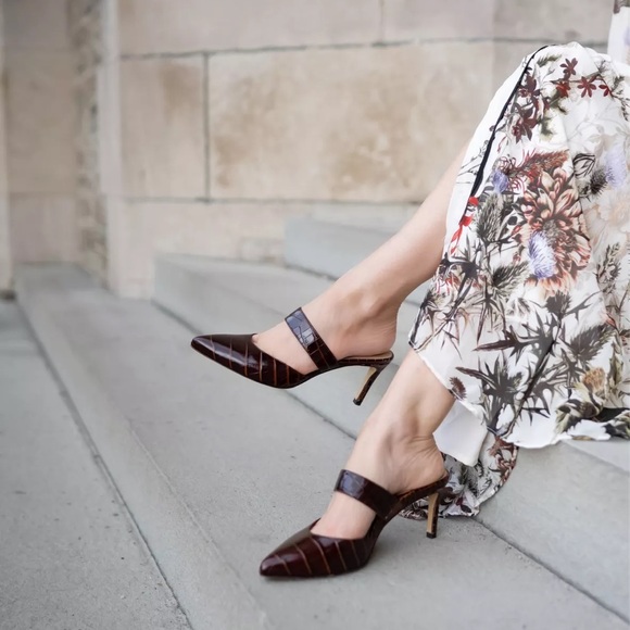 Inez Mora Mule in Cocoa Croco Pointed Toe Embossed Leather Slip-On Shoes - Picture 4 of 11